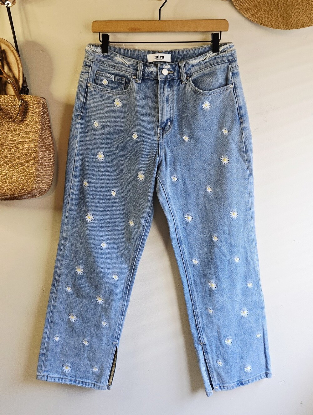 mica Light Blue Daisy Embroidered Straight-Leg Jeans